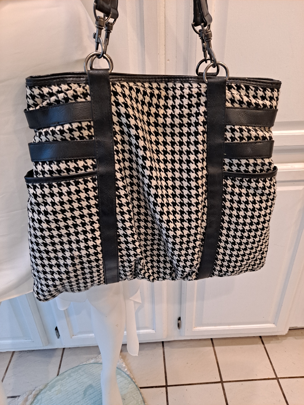Vintage Y2k Black & White Houndstooth Wool Blend Tote w/Buckle Straps & Pockets - Picture 6 of 12